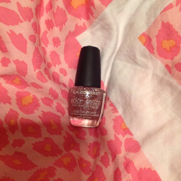 Nail polish bundle. - Picture 4 of 4