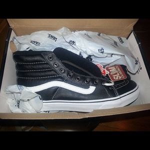 ✨SOLD ON EBAY✨ VANS Leather Sk8 Hi