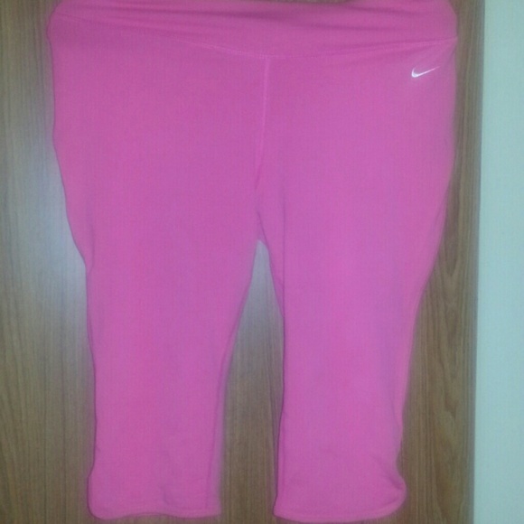Nike Capri