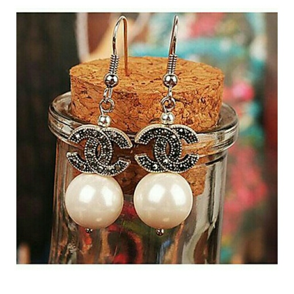 Double C earrings