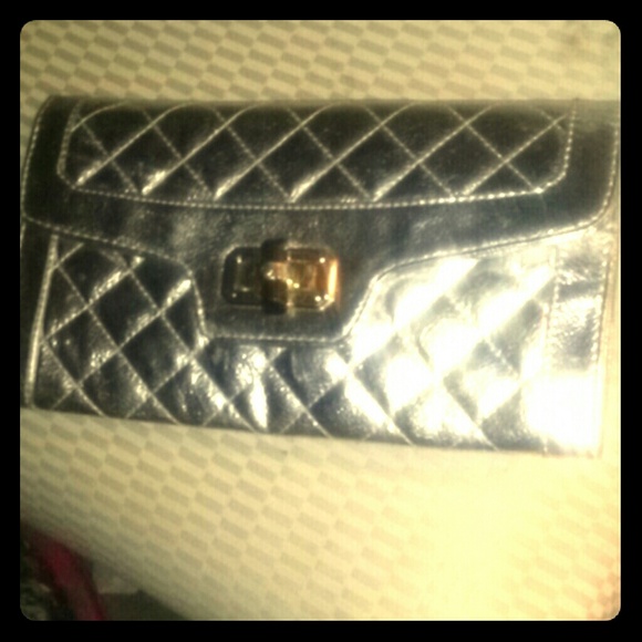 MIZTIQUE SILVER CLUTCH