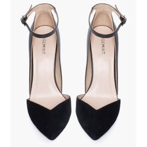 Shoemint "Brandi" heel. Pointed toe with vamp.