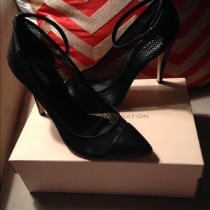 ❎Reserved @jorie104 ❎❎BCBGENERATION New with box