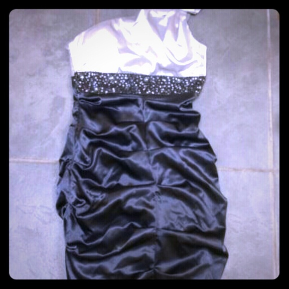 Formal homecoming g dress!!!!! Only worn once! One