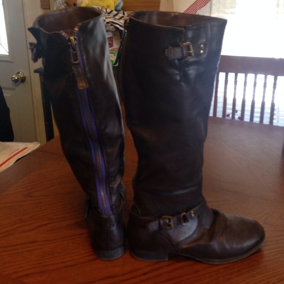 Adorable Brown boots
