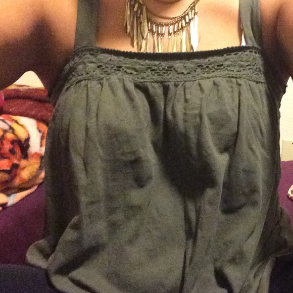 Nice forest green crop top - Picture 1 of 2