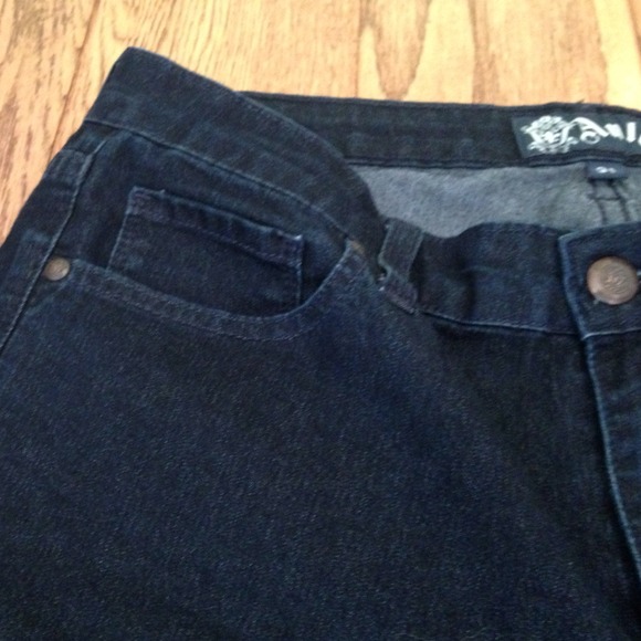 Dark washed skinny jeans - Picture 2 of 3