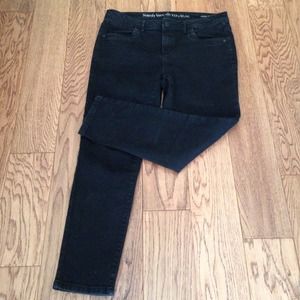 Black skinny jeans by Vera Wang