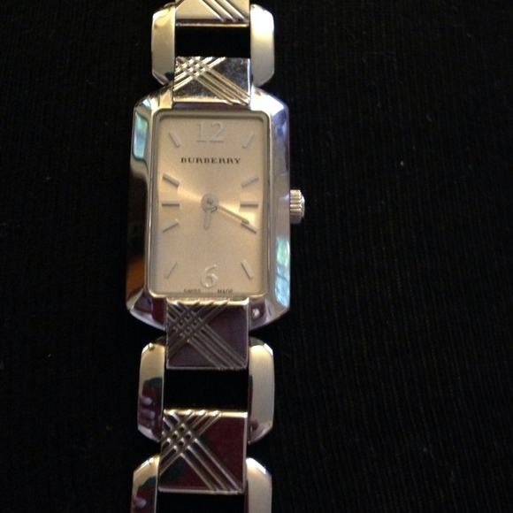 SOLD ❤❤Burberry woman's watch authentic - Picture 3 of 4