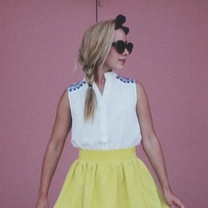 white top with navy stitching