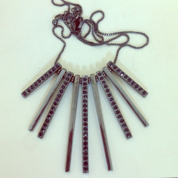 Medium length charcoal grey necklace