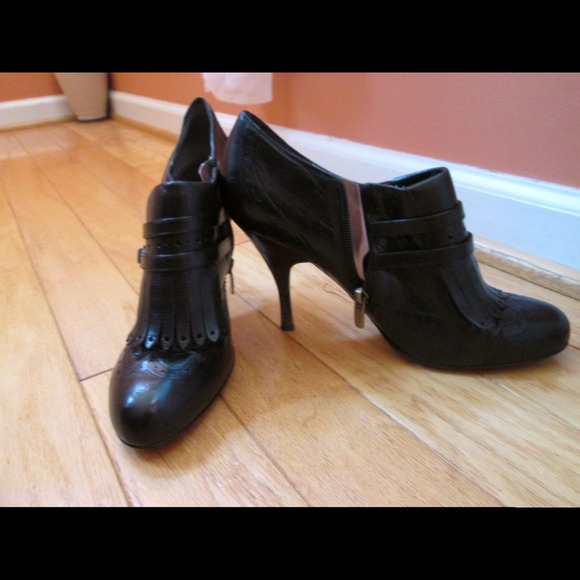 Gently worn size 10 Enzo Angiolini shoes
