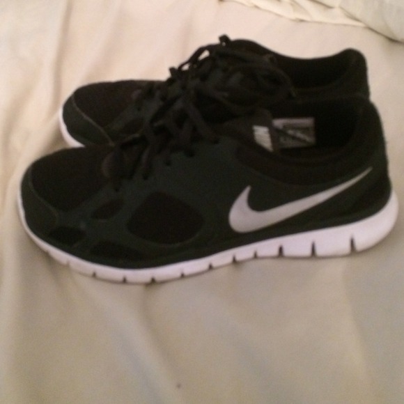 Nike Shoes - Nike athletic shoes