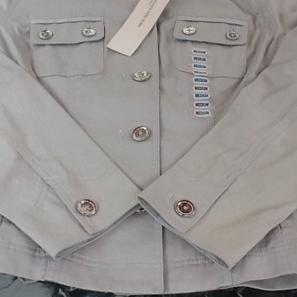 Sports lite jacket DONATED - Picture 4 of 4