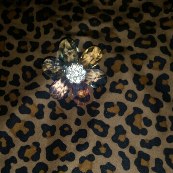 Multi colored flower ring - Picture 3 of 3