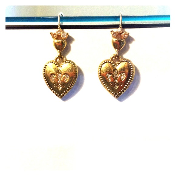 ❌❌SOLD ON VINTED❌❌Juicy Couture dangly earrings.