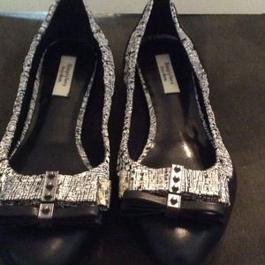 Vera Wang black flats🎄LOWEST PRICE CUT FINAL🎄