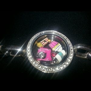Origami owl bracelet with 5 charms