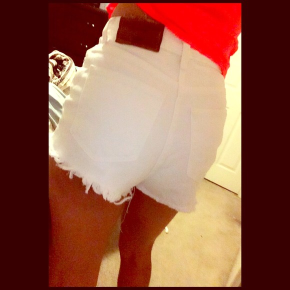 High waisted distressed Levin shorts