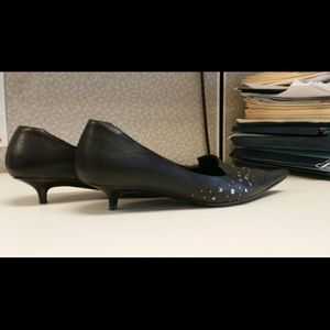 Kenneth Cole leather pumps kitten heel