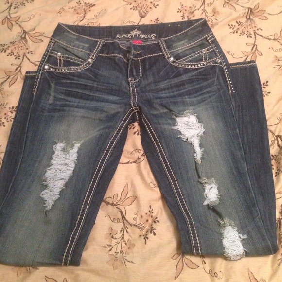 ❗️️REDUCED ❗️Ripped Almost Famous Jeans