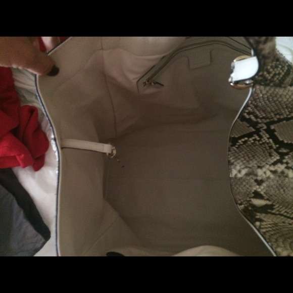 SOLD!!!! ๐HP! RARE GUCCI Python Soho/NWT/RET 4800 - Picture 2 of 2