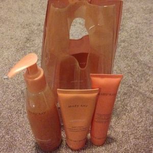 Mary Kay satin hands!!