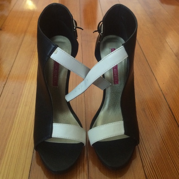 Black and white4 inch heels