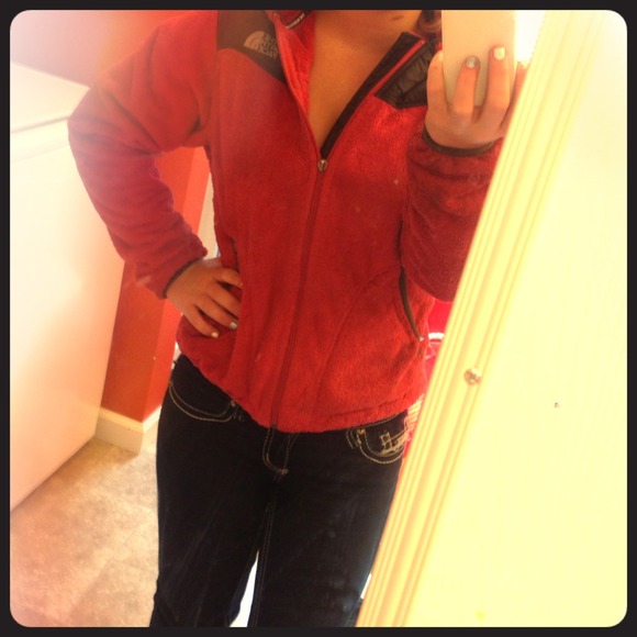 Dark pink north face!
