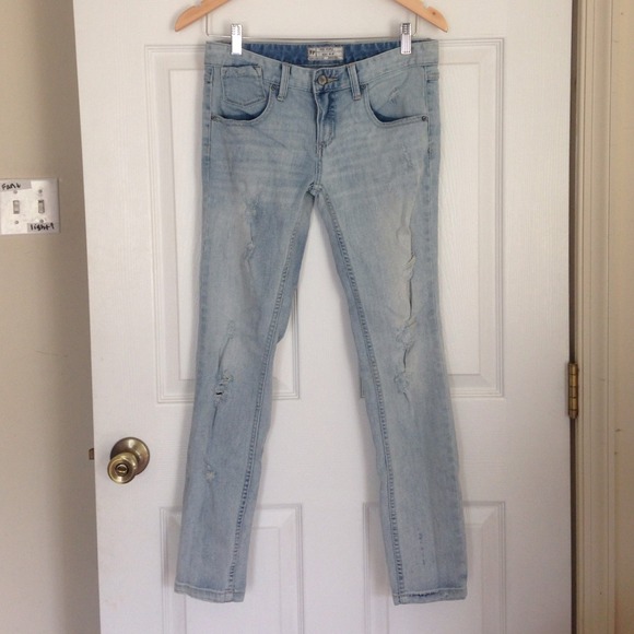 Light wash Forever 21 jeans