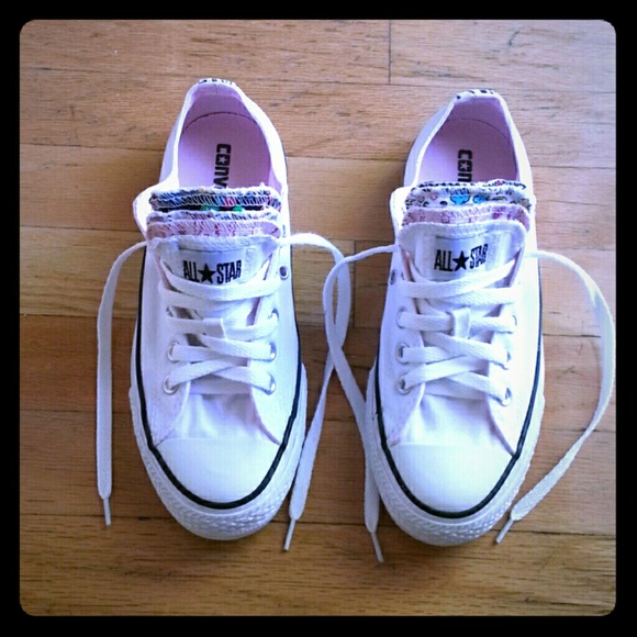 ON HOLD FOR @ginabgreen Gorgeous Converse All Star