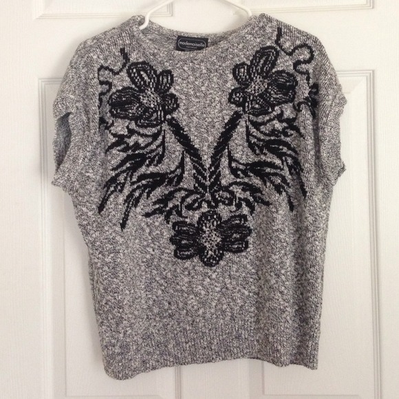 Comfy gray short sleeved sweater shirt