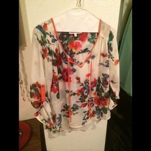 Beautiful (flattering) Daniel Rainn Floral Blouse