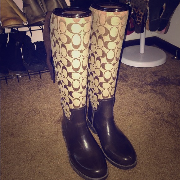 Coach signature boots - Picture 1 of 3