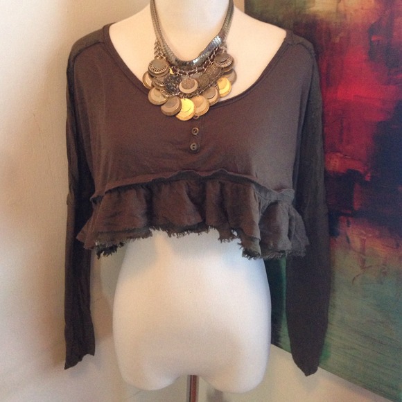 Long Sleeved Ruffled Crop Top Size Small