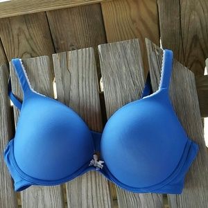 Victoria's Secret body by victoria push up