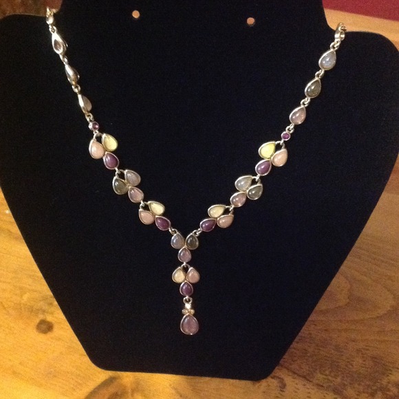 Necklace - Picture 1 of 1