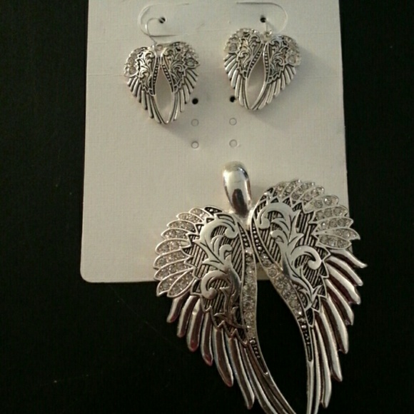 Angel wing pendant and earrings - Picture 1 of 1
