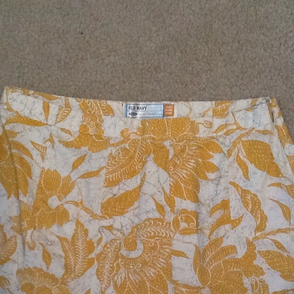 ⬇REDUCED⬇Yellow & green flare skirt by Old Navy - Picture 3 of 3