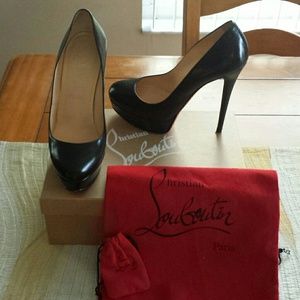 Christian Louboutin Shoes 🍁Fall Host Pick 🍁