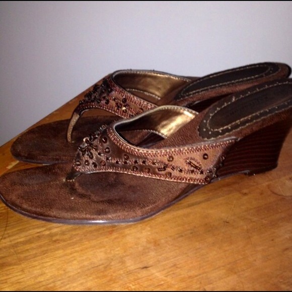 Brown sandals - Picture 2 of 3