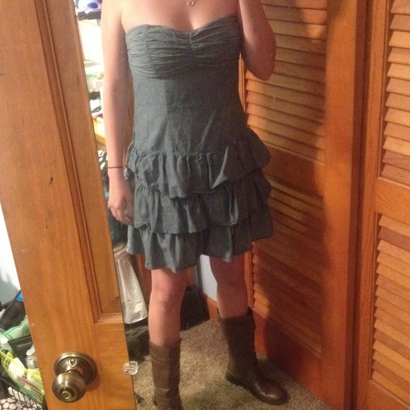 Cute strapless dress!👗💋