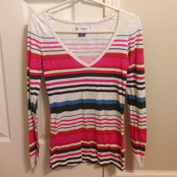 AE Long-sleeve V neck