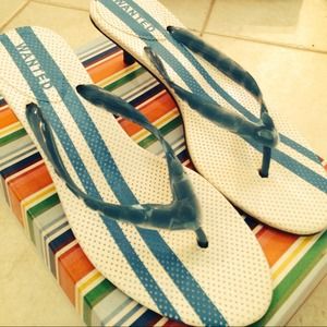 Blue & white sandal/thong - Size 9/10