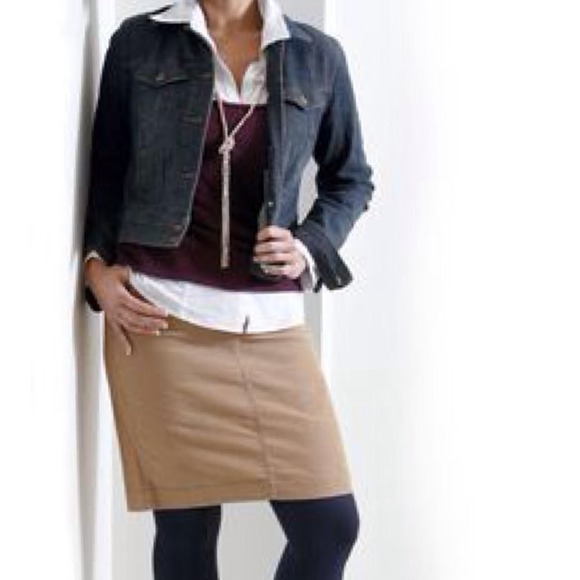 Dresses & Skirts - Khaki corduroy skirt!