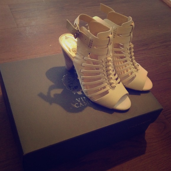 Vince Camuto Estelli Sandals color cloud cream