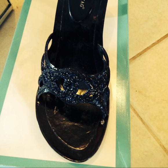 Size 8 Ladies sandals - black w/blue glitter
