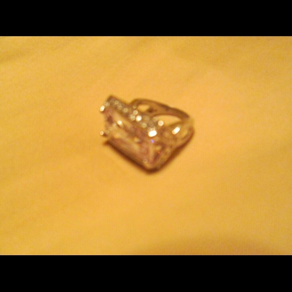 Ring - Picture 2 of 4