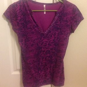 V neck short sleeve top from Rue 21