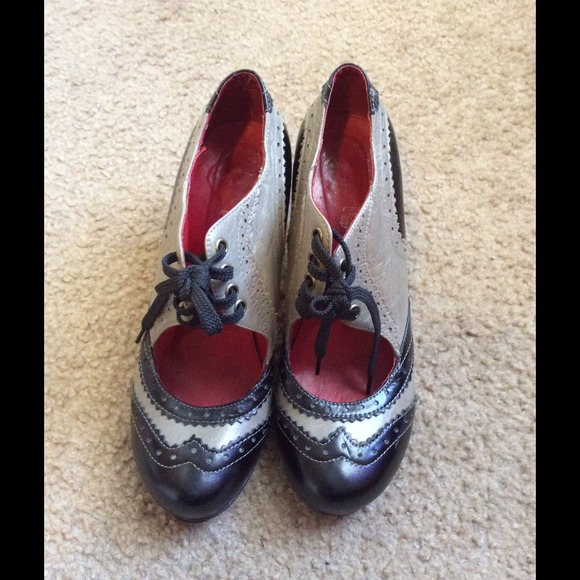 🔥 Jeffrey Campbell Oxford Kitten Heels